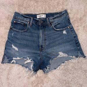 A&F Cutoff Short High Rise